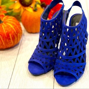 NIB Steve Madden Suede Heels